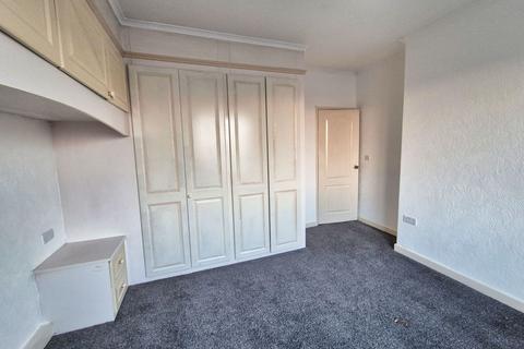 3 bedroom semi-detached house to rent, Aughton Road, Swallownest, Sheffield