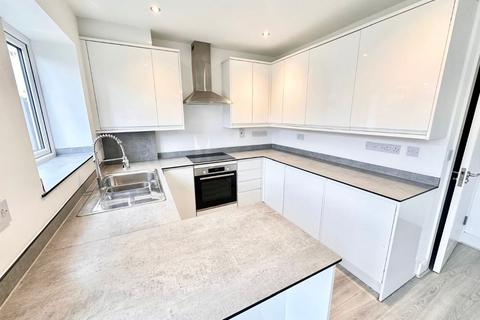 3 bedroom semi-detached house for sale, Grafton Road, Canvey Island