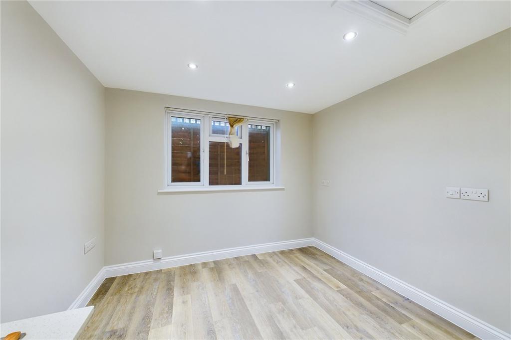 Living/Bedroom Area