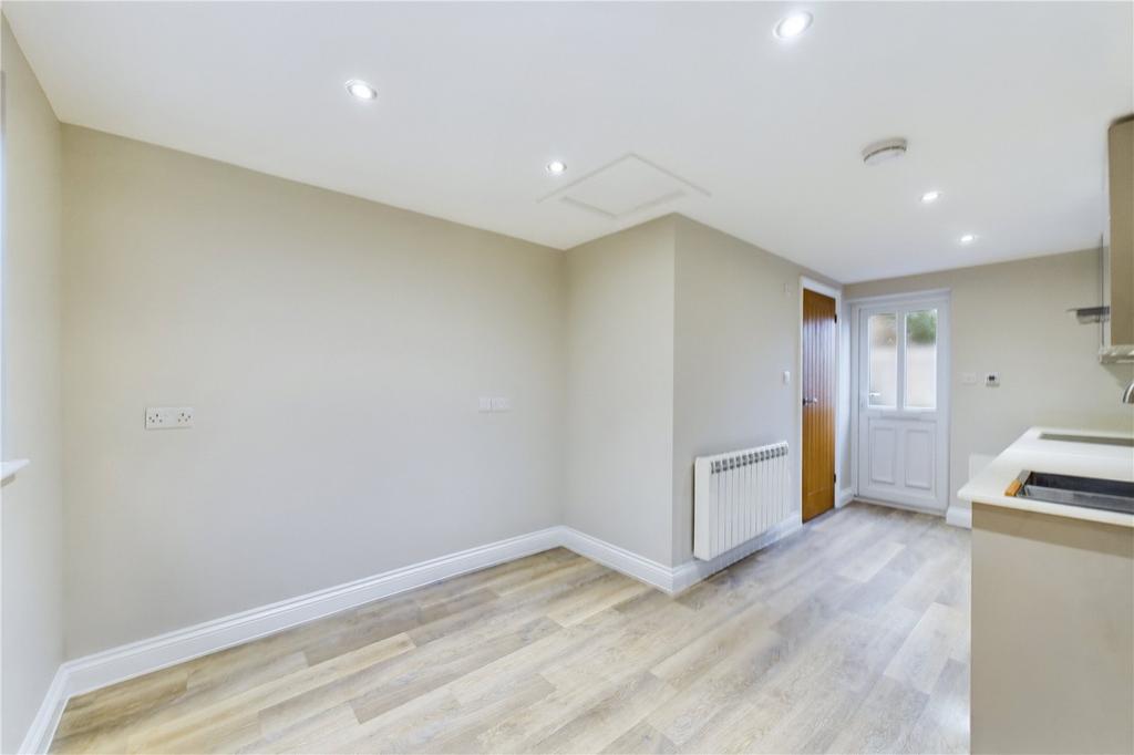 Living/Bedroom Area