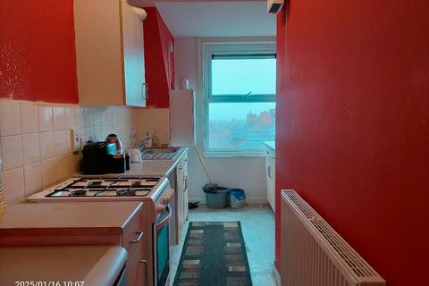 Studio to rent, Flat, St James Road, Leicester