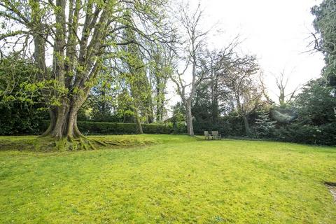 2 bedroom apartment for sale, Court Gardens, Goring RG8