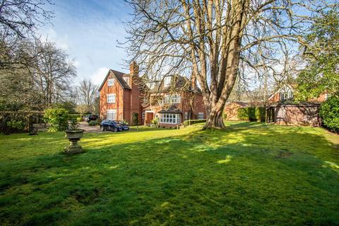 undefined, Court Gardens, Goring On Thames RG8