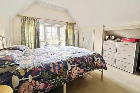 undefined, Court Gardens, Goring On Thames RG8