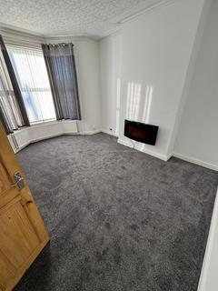 3 bedroom terraced house to rent, South King Street, Lancashire FY1