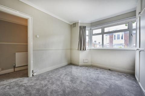 1 bedroom maisonette to rent, Watsons Walk, Hertfordshire AL1