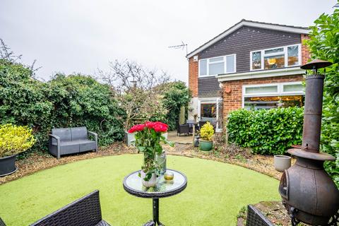 4 bedroom semi-detached house for sale, Garden Court, St. Albans AL4