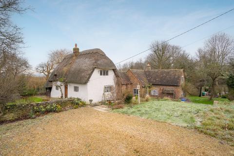 3 bedroom detached house for sale, Eythrope Road, Aylesbury HP17