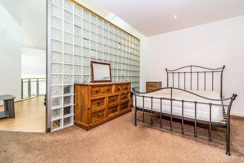 undefined, City Road East, Greater Manchester M15