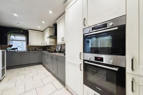 3 bedroom terraced house for sale, Jedburgh Road, London E13