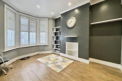 3 bedroom terraced house for sale, Jedburgh Road, London E13