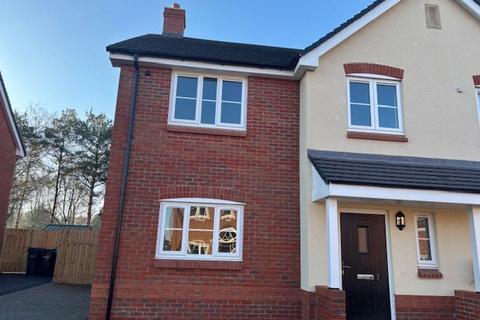 3 bedroom semi-detached house to rent, Cobham Close, Wolverhampton WV6