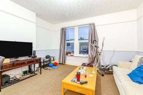 2 bedroom flat for sale, St. Andrews Road, Hampshire PO5