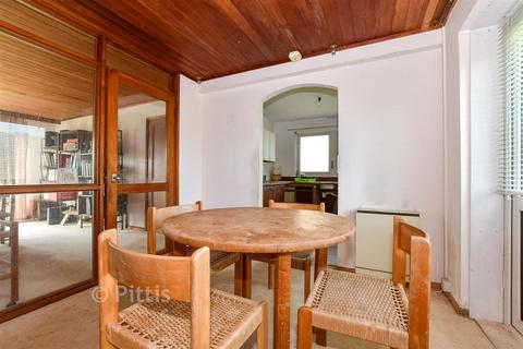 3 bedroom detached bungalow for sale, Badger Lane, Newport PO30