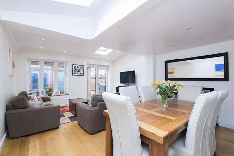 3 bedroom house to rent, Russell Road, SW19