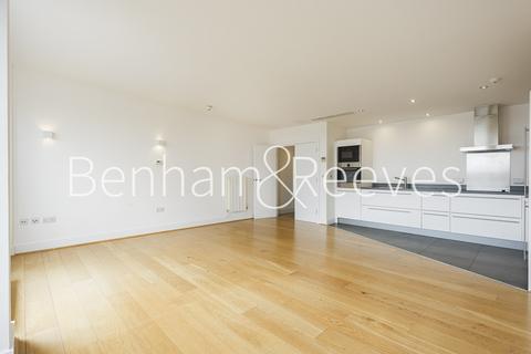 3 bedroom apartment to rent, Cadogan Road, Royal Arsenal Riverside SE18