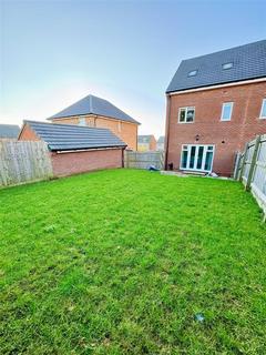 3 bedroom semi-detached house to rent, Kersleyland Field, Filham