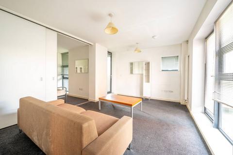 Studio to rent, Hallings Wharf, Stratford, London, E15