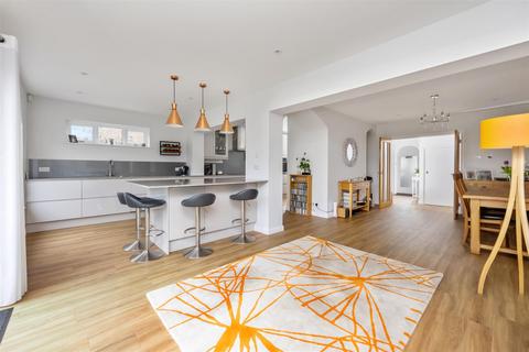 14 Arlington Close, Goring By Sea, Worthing, BN12 4ST