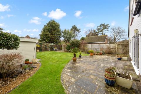 14 Arlington Close, Goring By Sea, Worthing, BN12 4ST