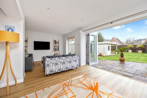 14 Arlington Close, Goring By Sea, Worthing, BN12 4ST