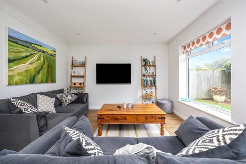14 Arlington Close, Goring By Sea, Worthing, BN12 4ST