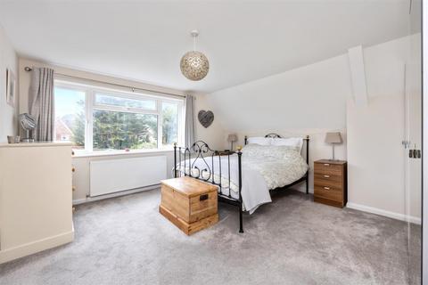 14 Arlington Close, Goring By Sea, Worthing, BN12 4ST