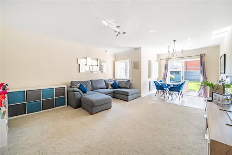 4 bedroom end of terrace house for sale, Trenchard Close, Hersham, Walton-on-Thames, KT12