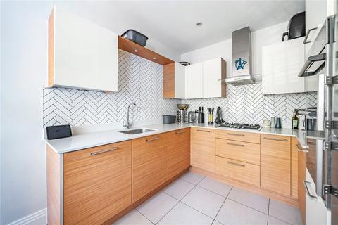 4 bedroom end of terrace house for sale, Trenchard Close, Hersham, Walton-on-Thames, KT12