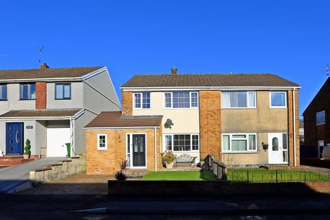 32 Oakfield Crescent, Tonteg, Pontypridd, CF38 1NG