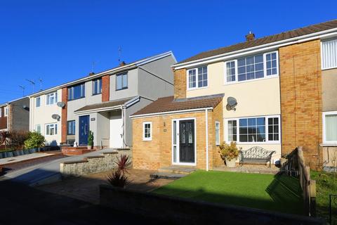 32 Oakfield Crescent, Tonteg, Pontypridd, CF38 1NG