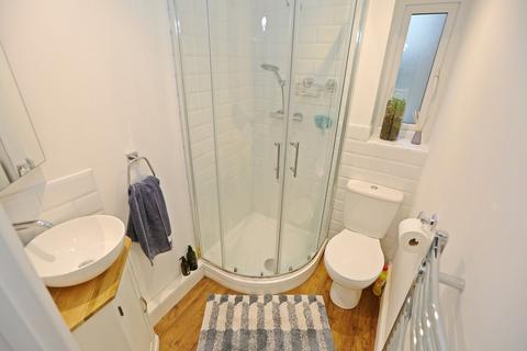 32 Oakfield Crescent, Tonteg, Pontypridd, CF38 1NG