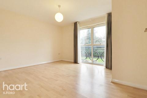 2 bedroom flat to rent, Friars Close, ILFORD