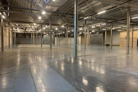 Warehouse to rent, Blackburn Road, Burnley BB12