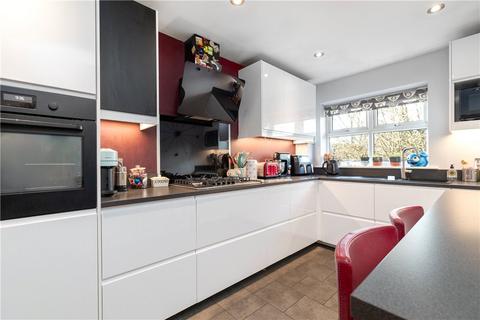 2 bedroom apartment for sale, Carisbrooke Road, West Park, Leeds, LS16