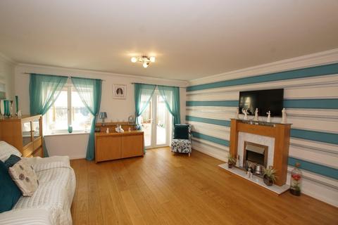 3 bedroom semi-detached house for sale, St. Kitts Drive, Eastbourne BN23