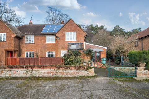 Heath Lane, Ewshot, Farnham, Hampshire, GU10