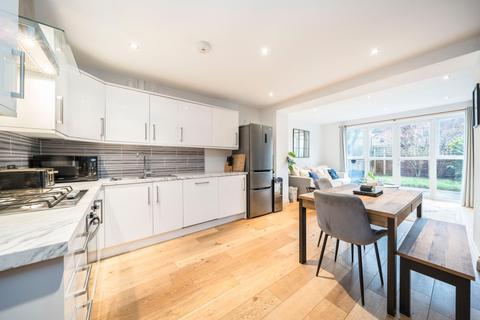 Flat 1, 42 Wellington Gardens, London, SE7 7PH