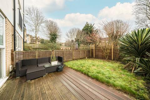 Flat 1, 42 Wellington Gardens, London, SE7 7PH