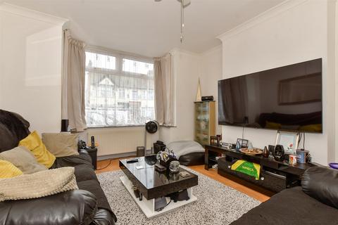 3 bedroom terraced house for sale, Hampton Road, Chingford