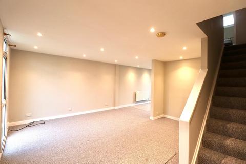 3 bedroom terraced house to rent, Thornhill, Briar Hill, Northampton, NN4