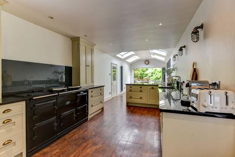 5 bedroom semi-detached house for sale, Hurst Road, Horsham, RH12