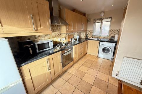 2 bedroom townhouse for sale, Church Side Close, Halifax HX3