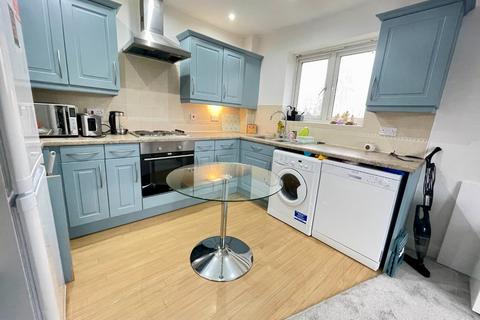 2 bedroom flat for sale, Foxglove Way, Luton, Bedfordshire, LU3 1EA