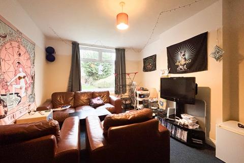 4 bedroom terraced house to rent, Dovercourt Road, Bristol BS7