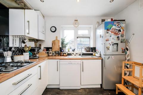 17 Boardman Avenue, London, E4 7QB