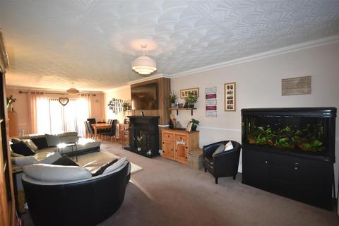 4 bedroom detached house for sale, Park Avenue, Goole