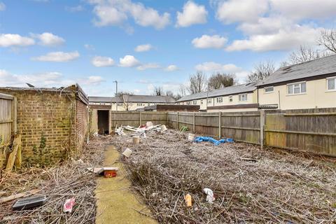 3 bedroom end of terrace house for sale, Saltings Road, Snodland, Kent