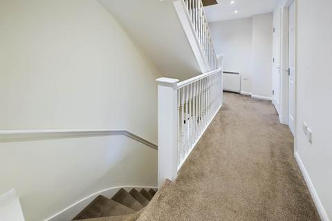 3 bedroom maisonette to rent, Fourdrinier Way, Apsley