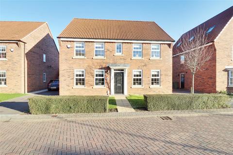 4 bedroom detached house for sale, Heathcote Close, Anlaby, Hull